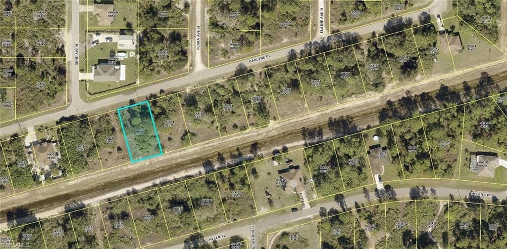 2705 DARLENE PL LEHIGH ACRES, FL 33971