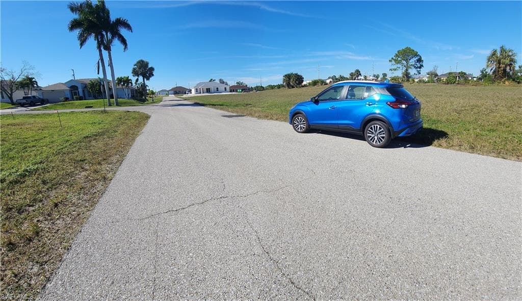 903 NE 23rd TER CAPE CORAL, FL 33909