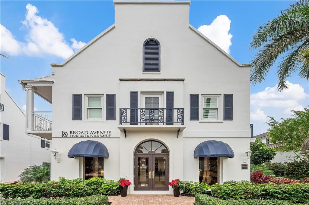 294 14th AVE S NAPLES, FL 34102