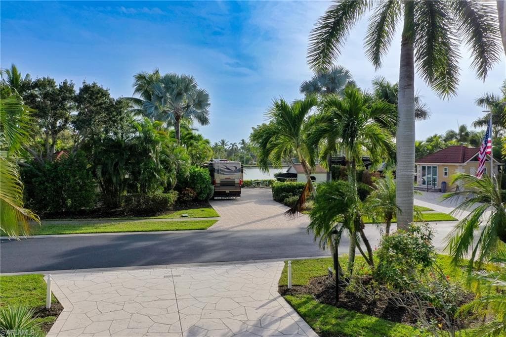 4838 Southern Breeze DR NAPLES, FL 34114