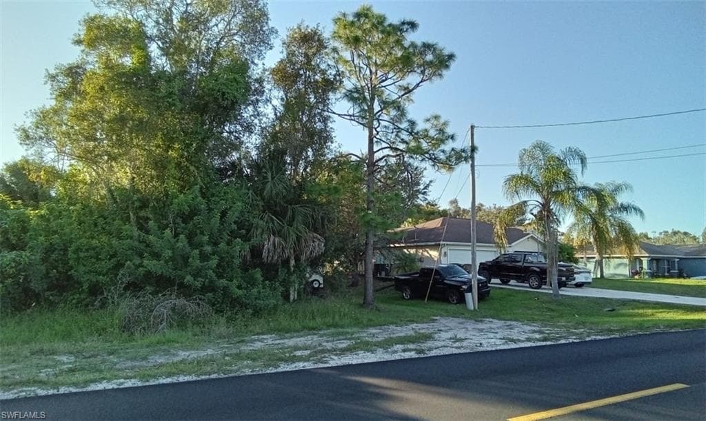 329 Parkdale BLVD LEHIGH ACRES, FL 33974