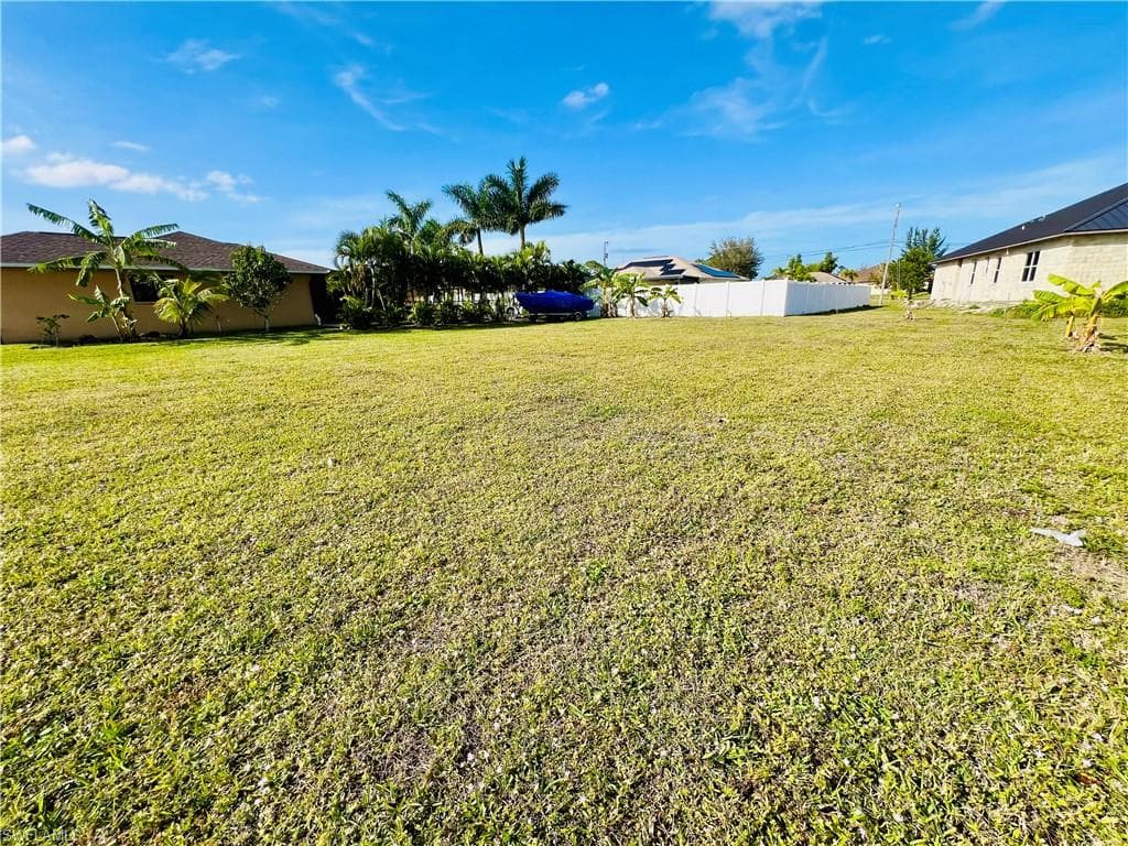 1729 Savona PKWY W CAPE CORAL, FL 33914