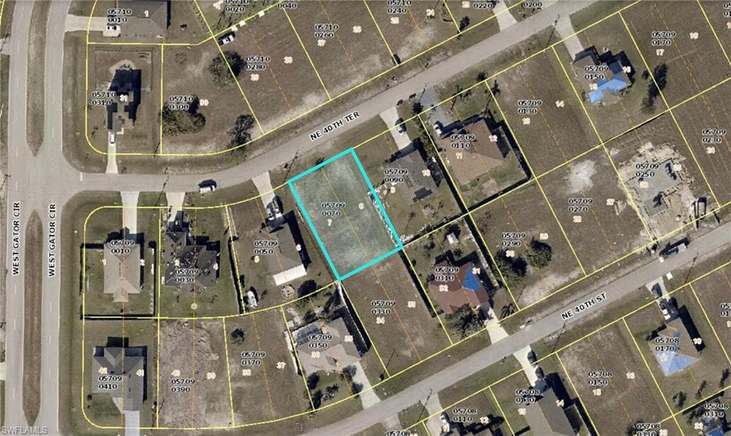 1034 NE 40th TER CAPE CORAL, FL 33909