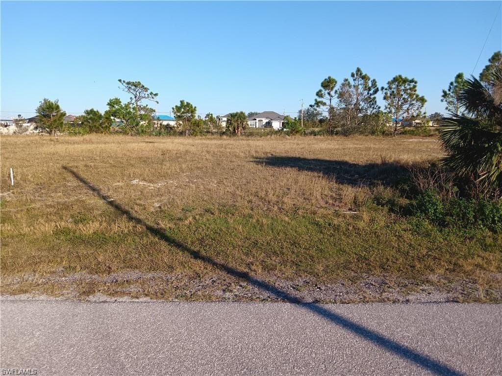 423 NW 19th PL CAPE CORAL, FL 33993