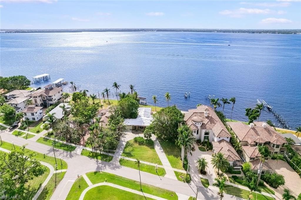 2860 Valencia WAY FORT MYERS, FL 33901