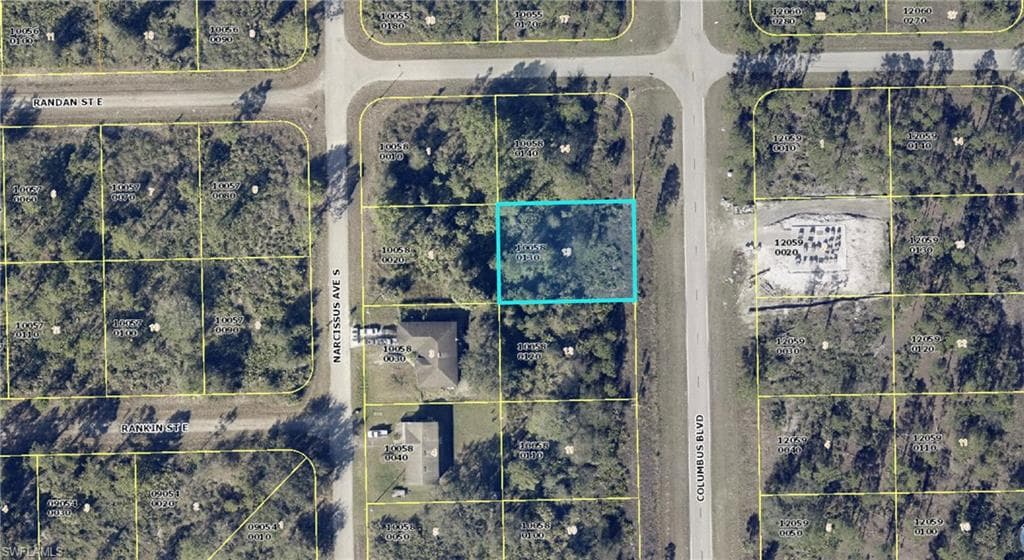 216 Columbus BLVD LEHIGH ACRES, FL 33974