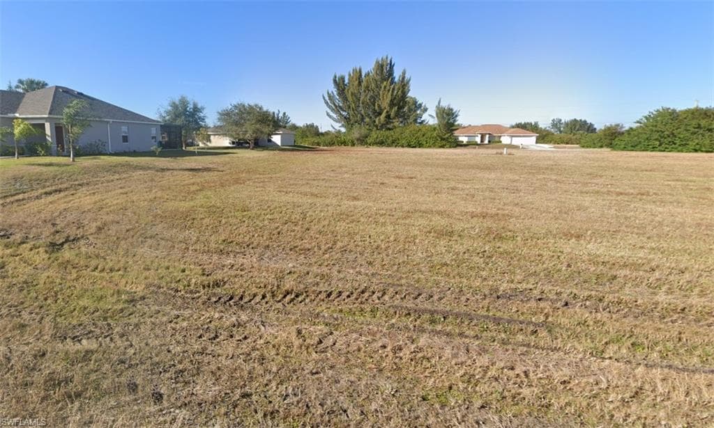 2441 NW 8th TER CAPE CORAL, FL 33993
