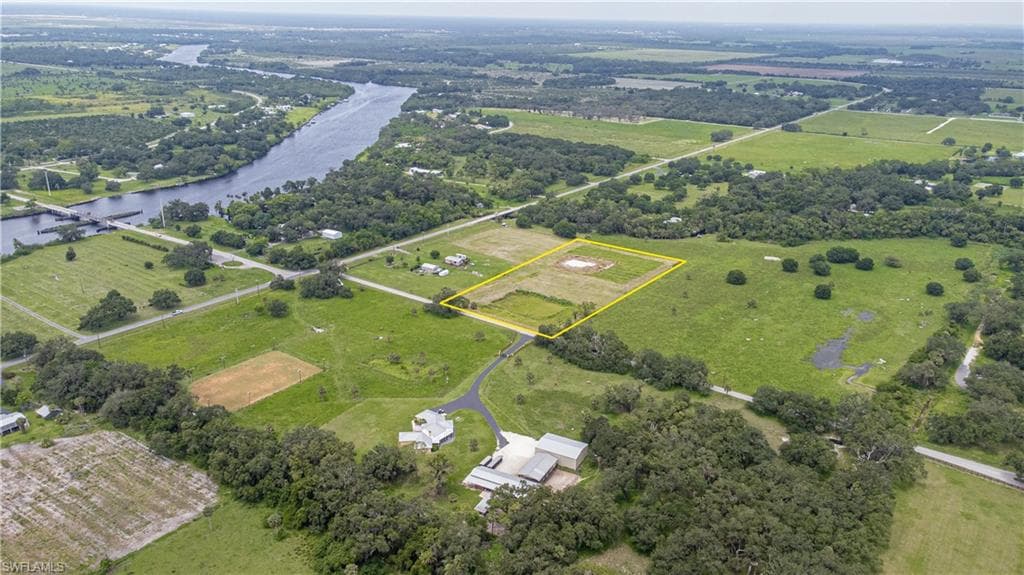 1595 Cemetery RD LABELLE, FL 33935