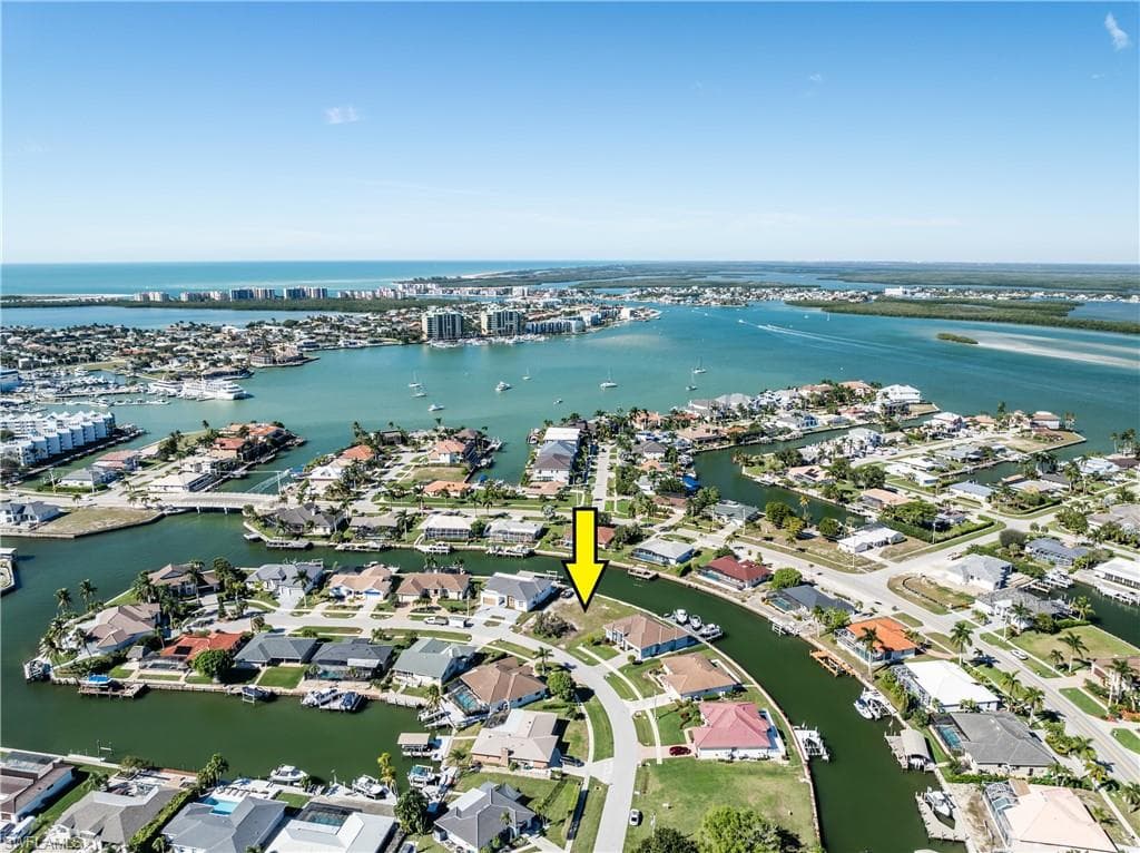 917 Juniper CT MARCO ISLAND, FL 34145
