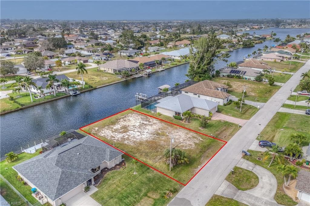 1430 4th CT CAPE CORAL, FL 33991