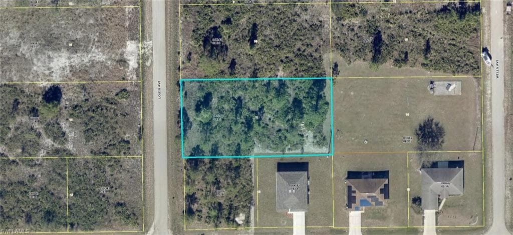 302 Louis AVE LEHIGH ACRES, FL 33936