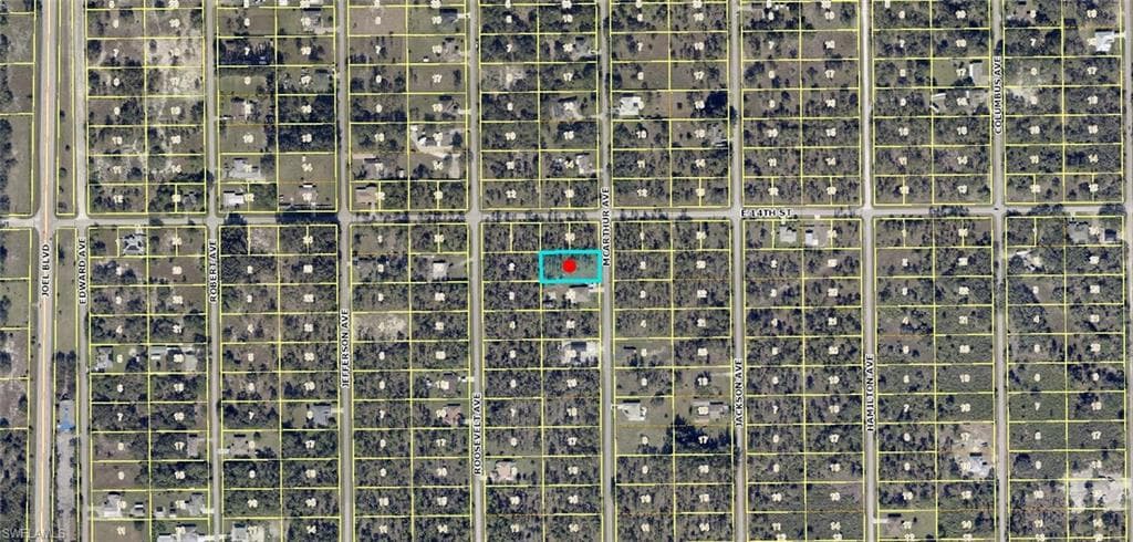 1321 McArthur AVE LEHIGH ACRES, FL 33972