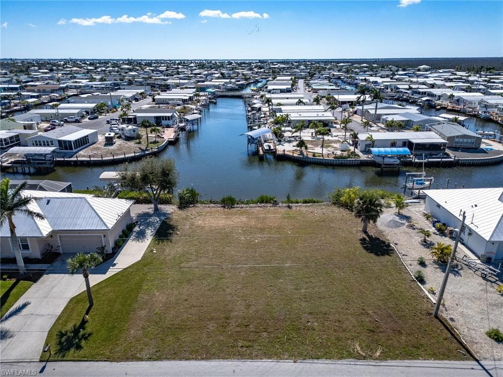 3881 Galt Island AVE ST. JAMES CITY, FL 33956