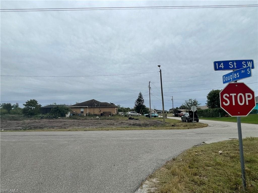 1401 Douglas AVE S LEHIGH ACRES, FL 33976