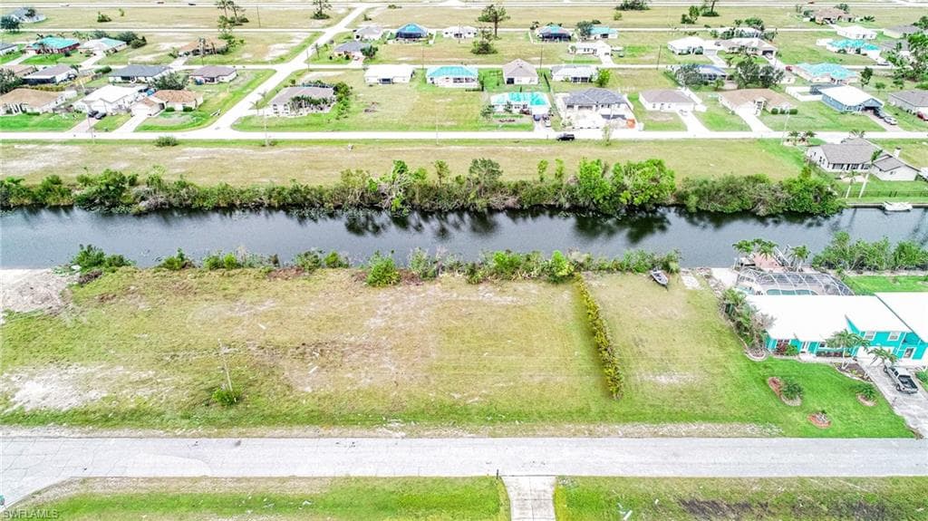 425 NW 14th ST CAPE CORAL, FL 33993