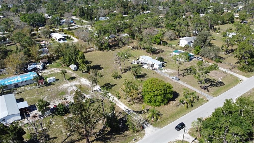 8080 Breeze DR NORTH FORT MYERS, FL 33917