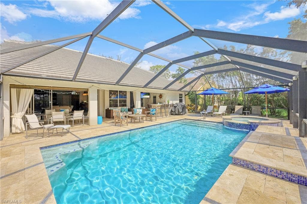 6485 Autumn Woods BLVD NAPLES, FL 34109