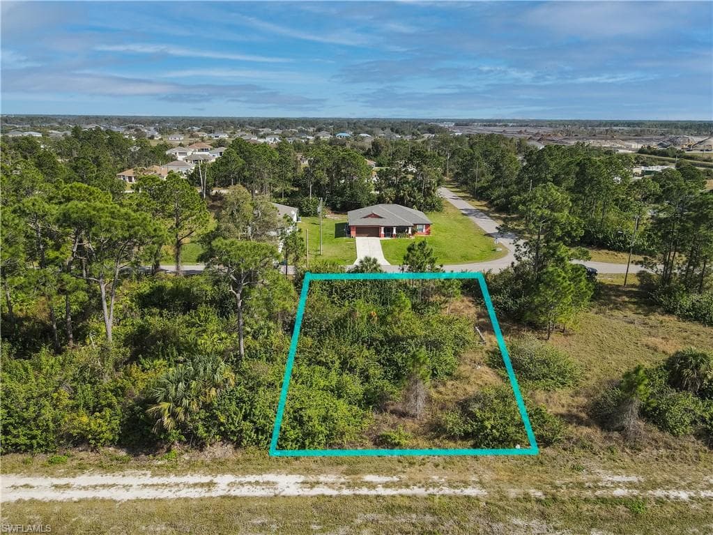 424 Pauline AVE LEHIGH ACRES, FL 33974