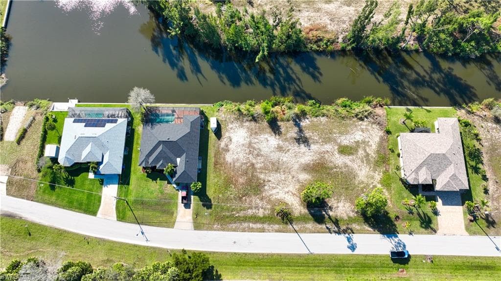 2100 SW 22nd TER CAPE CORAL, FL 33991
