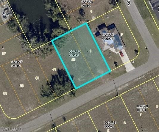 559 NE 4th TER CAPE CORAL, FL 33909