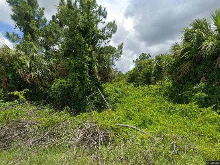 3011 71st ST W LEHIGH ACRES, FL 33971