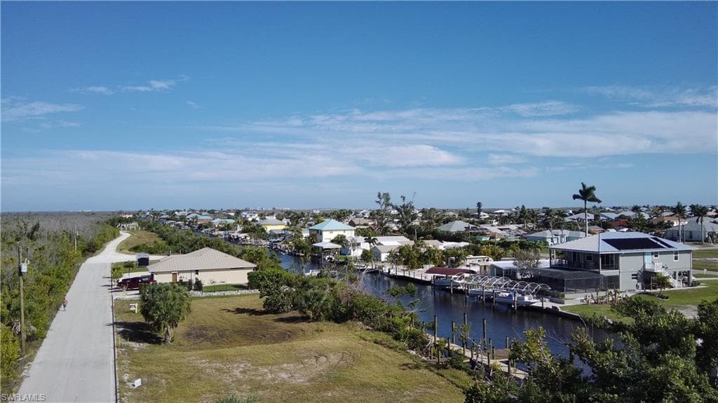 2839 Cussell DR ST. JAMES CITY, FL 33956