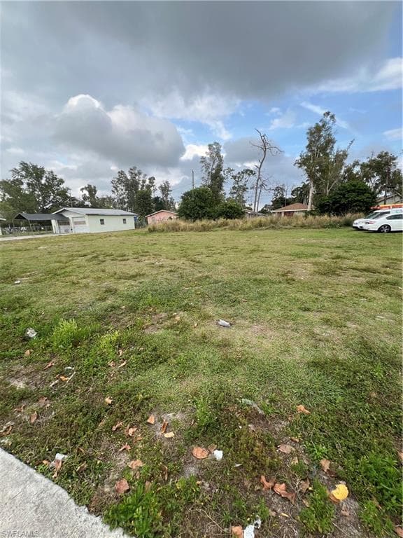 5635-5637 6th AVE FORT MYERS, FL 33907