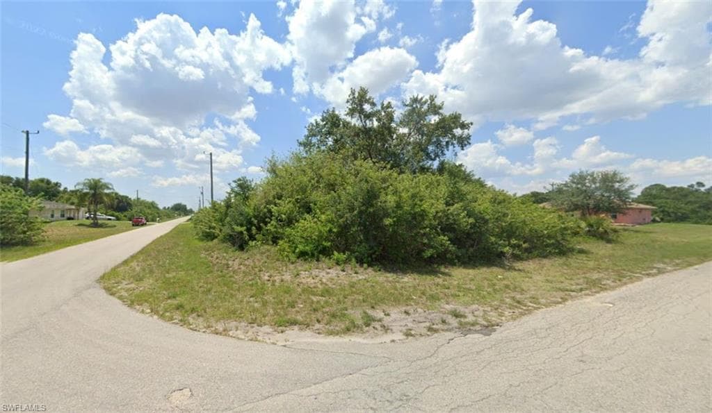 2900 41st ST SW LEHIGH ACRES, FL 33976