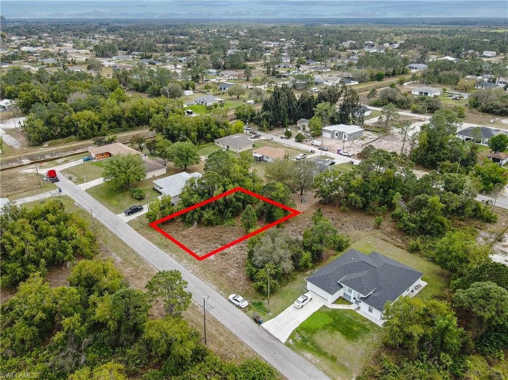 3707 34th ST SW LEHIGH ACRES, FL 33976