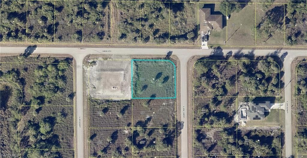 304 Laurel AVE LEHIGH ACRES, FL 33974