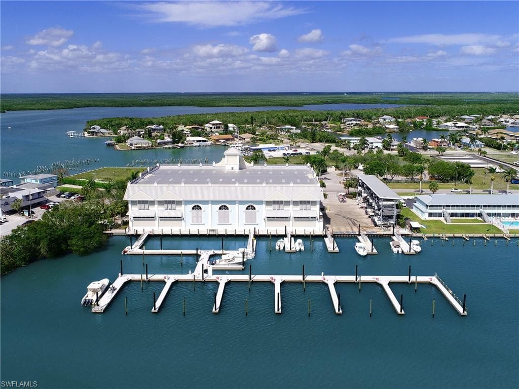 250 Capri BLVD NAPLES, FL 34113