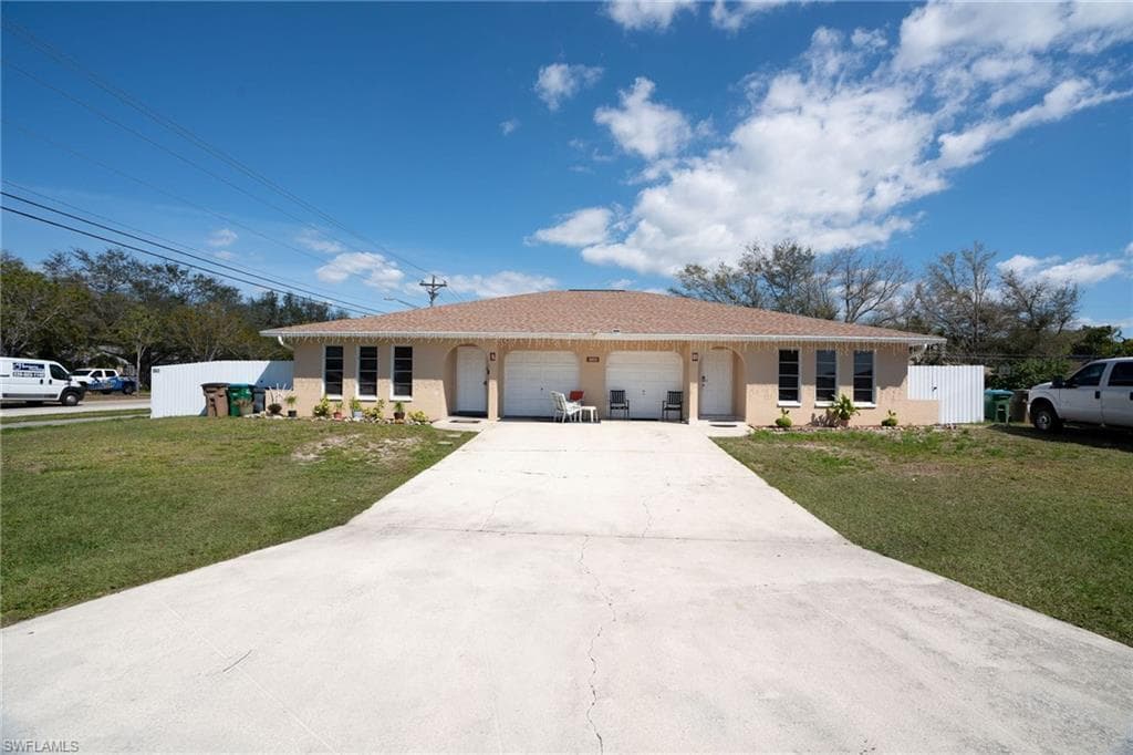 903 SE 23rd PL CAPE CORAL, FL 33990