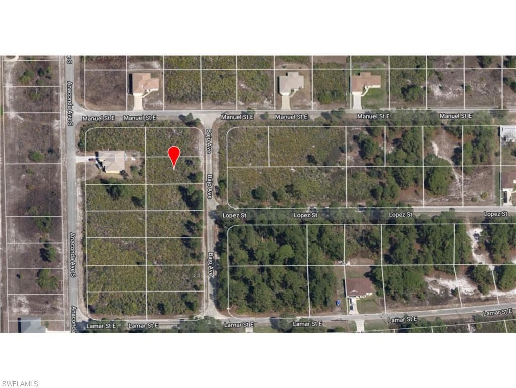 812 Bajo AVE S LEHIGH ACRES, FL 33974