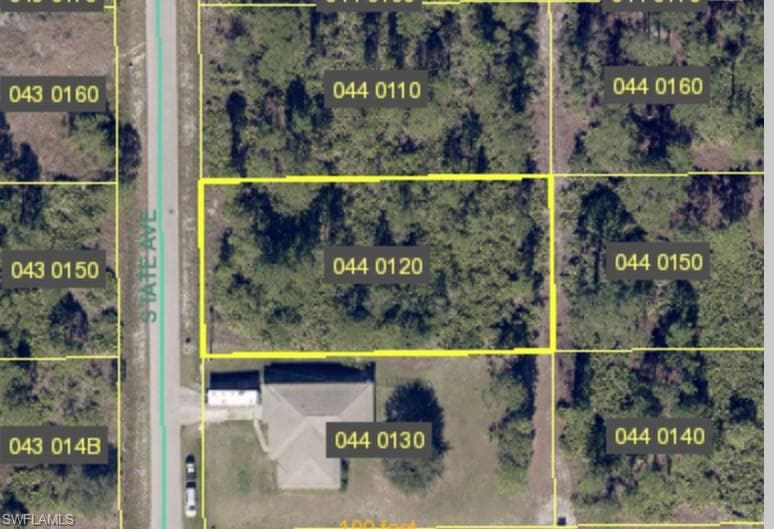 1102 State AVE LEHIGH ACRES, FL 33972