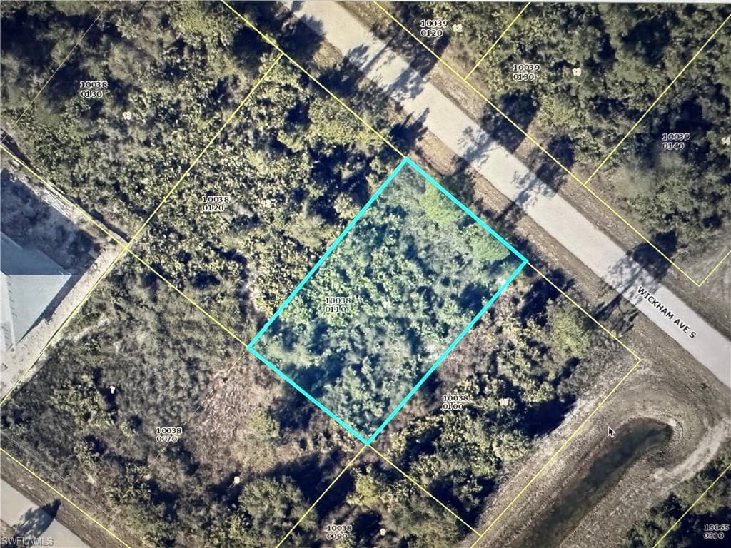 422 Wickham AVE S LEHIGH ACRES, FL 33974