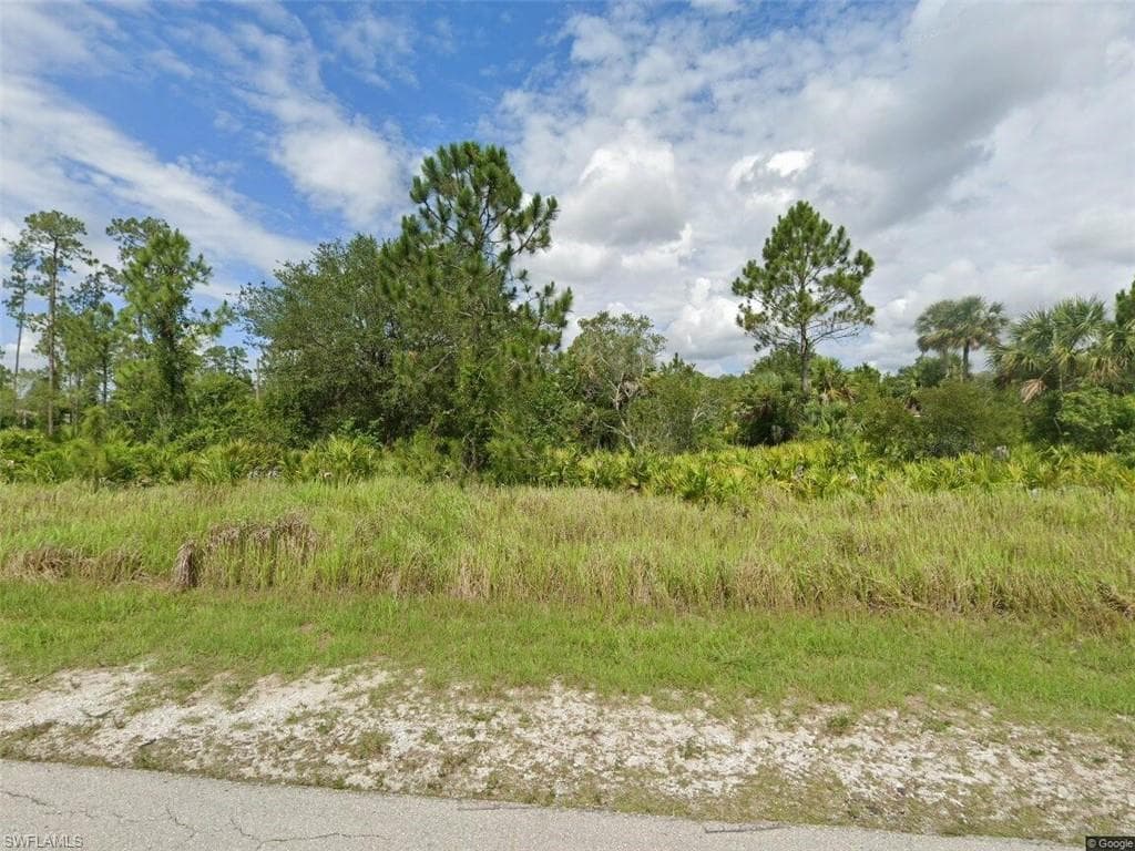 1221 Moore AVE LEHIGH ACRES, FL 33972