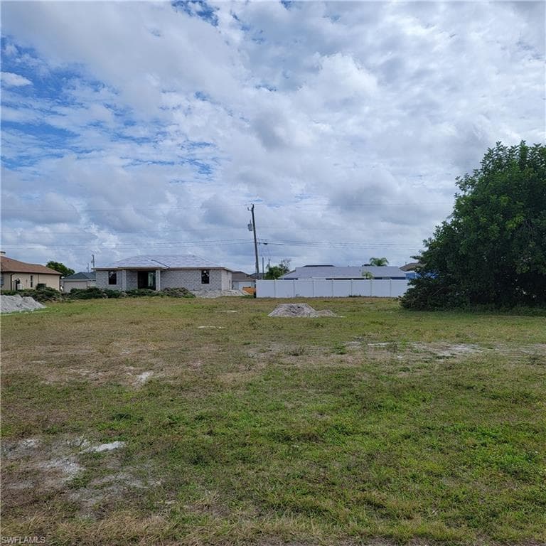1807 NE 17th PL CAPE CORAL, FL 33909