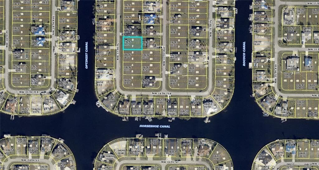 1427 NW 37th PL CAPE CORAL, FL 33993