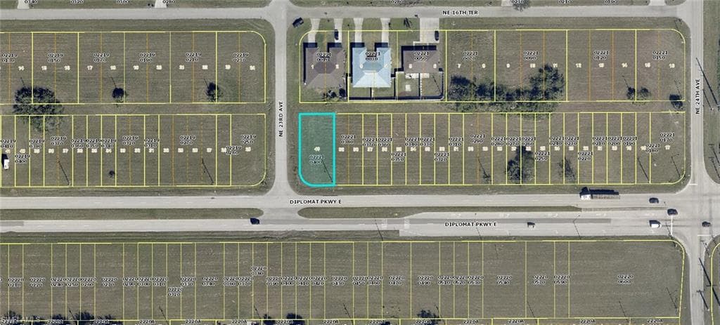 2305 Diplomat PKWY E CAPE CORAL, FL 33909