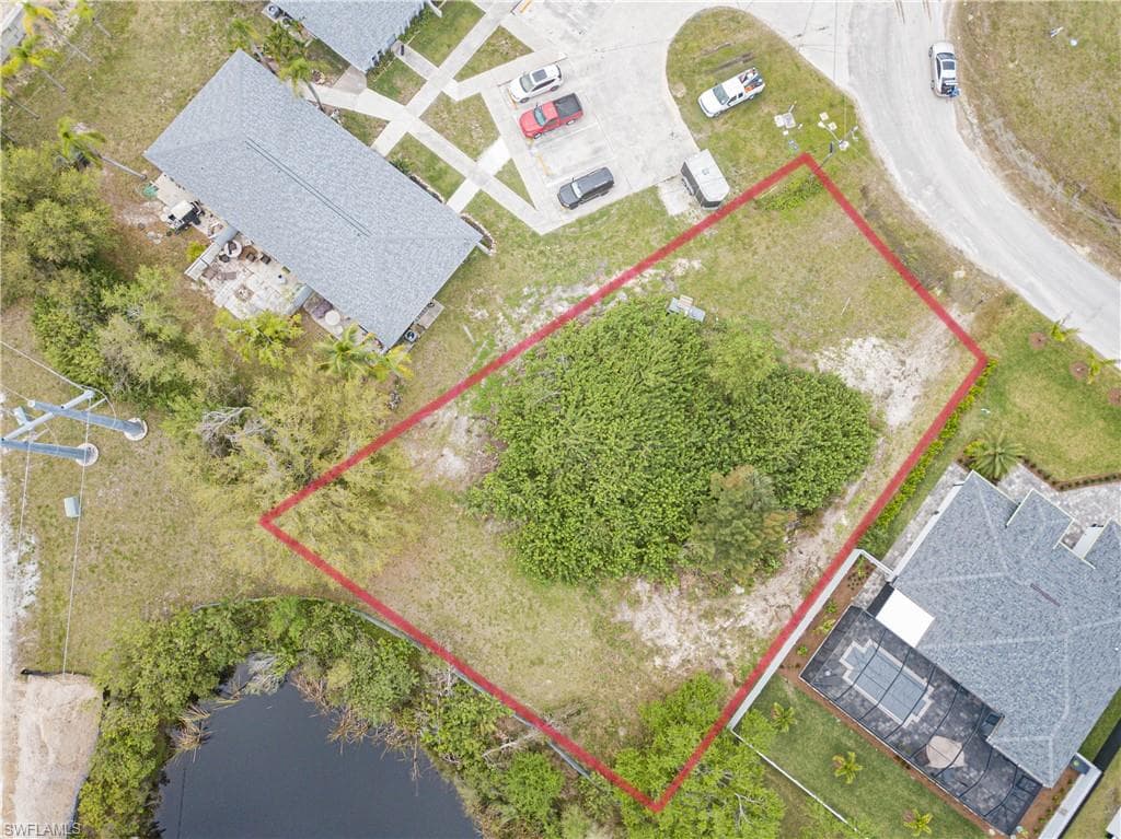 371 SW 24th CT CAPE CORAL, FL 33991