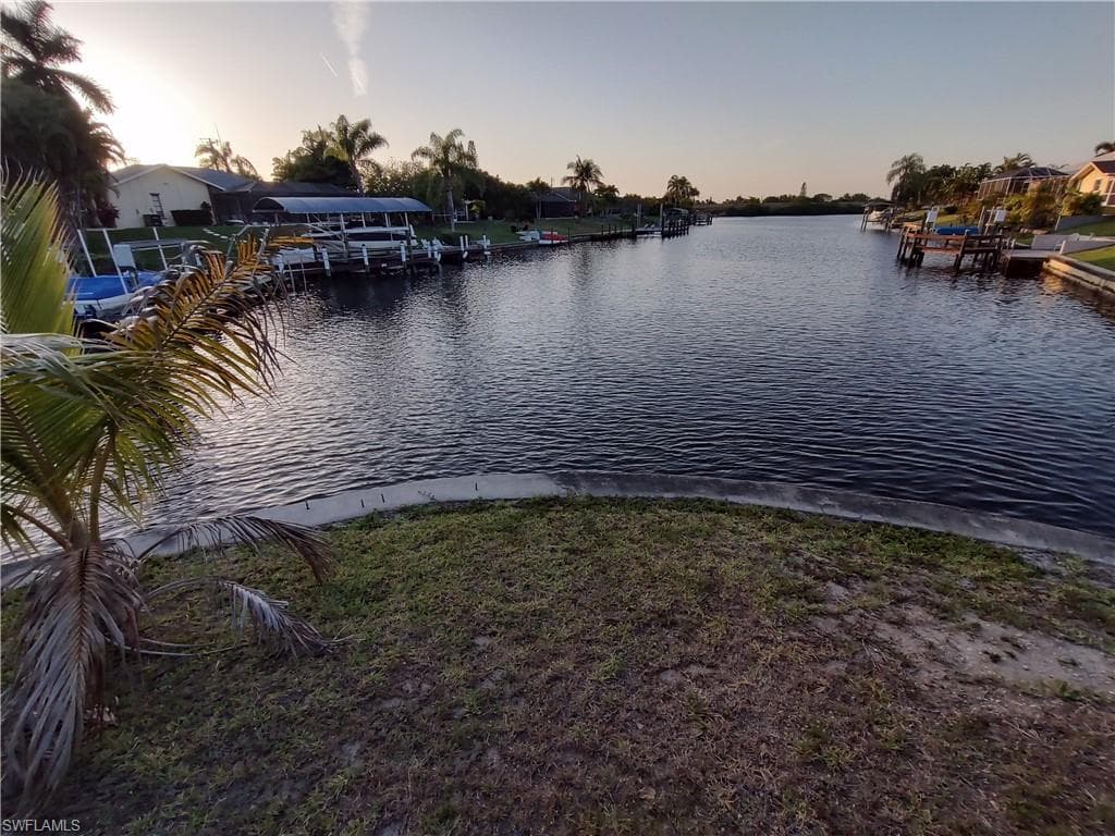 1101 SE 26th TER CAPE CORAL, FL 33904