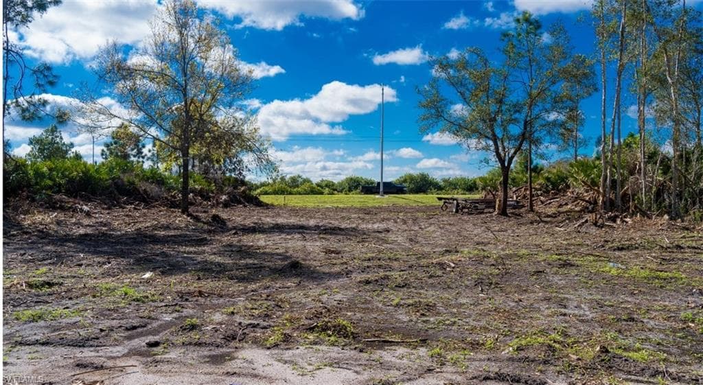2728 Meadow RD LEHIGH ACRES, FL 33974