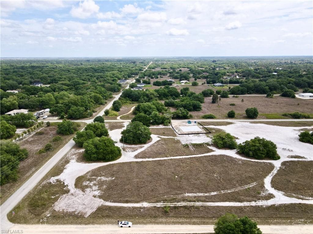 1720 McArthur AVE LEHIGH ACRES, FL 33972