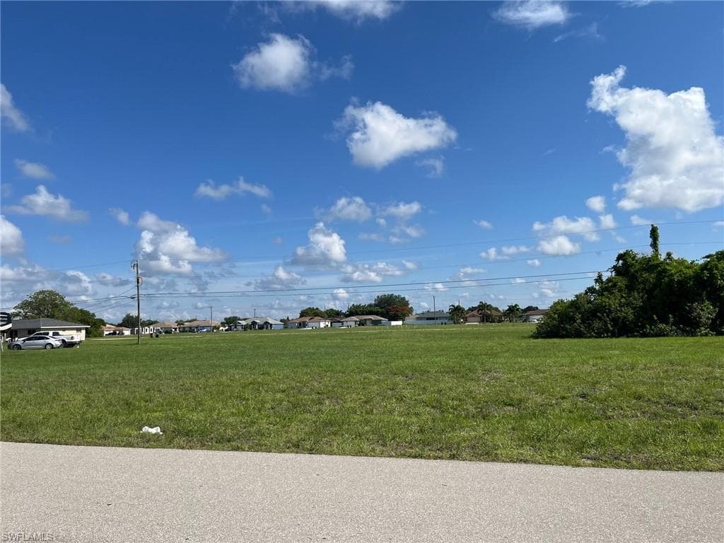 1021 NE 8th ST CAPE CORAL, FL 33909