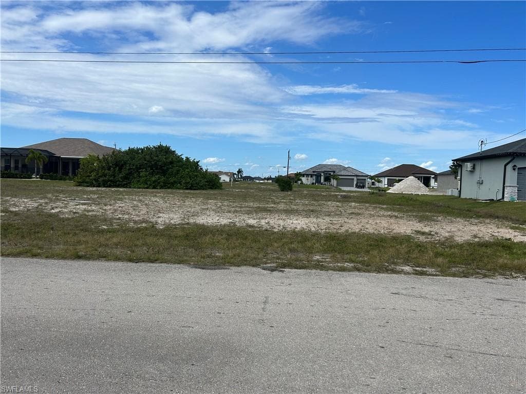4215 NW 32nd LN CAPE CORAL, FL 33993