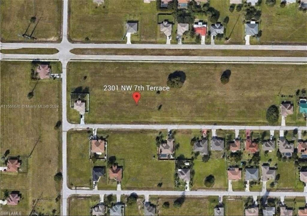 2301 7th TER CAPE CORAL, FL 33993