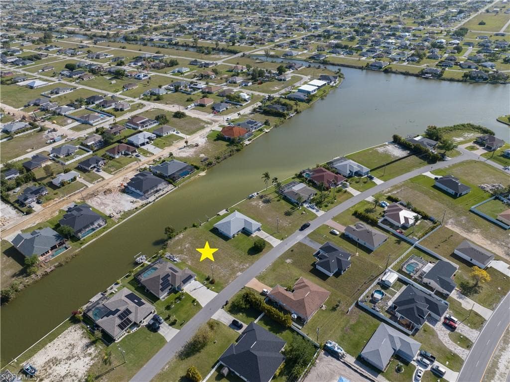 415 NE 8th TER CAPE CORAL, FL 33909