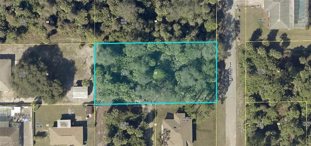 703 Cleveland AVE LEHIGH ACRES, FL 33936