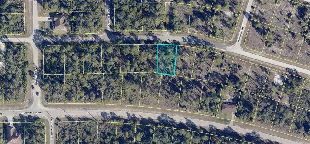 924 Macy ST E LEHIGH ACRES, FL 33974