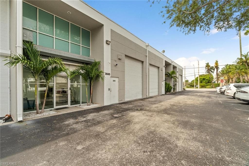 3045 NW 82 AVE 3045 DORAL, FL 33143
